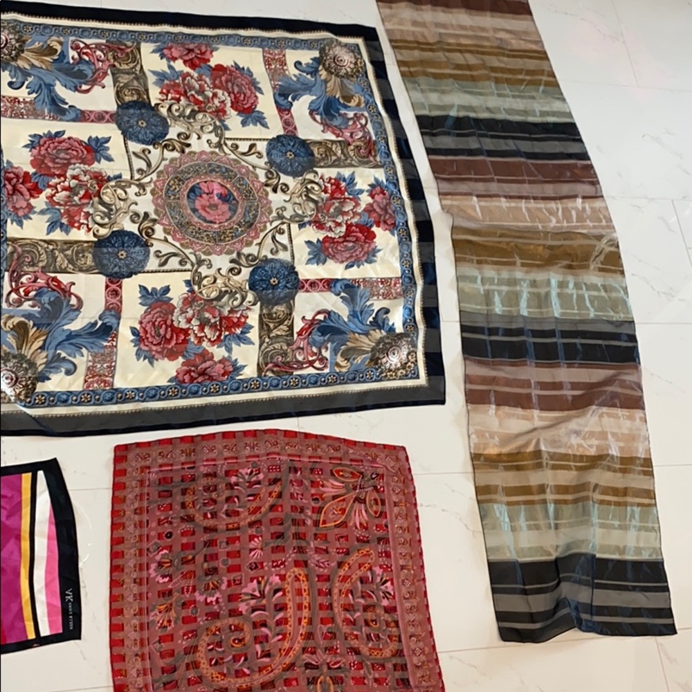SILK SCARVES - Picture 5 of 5